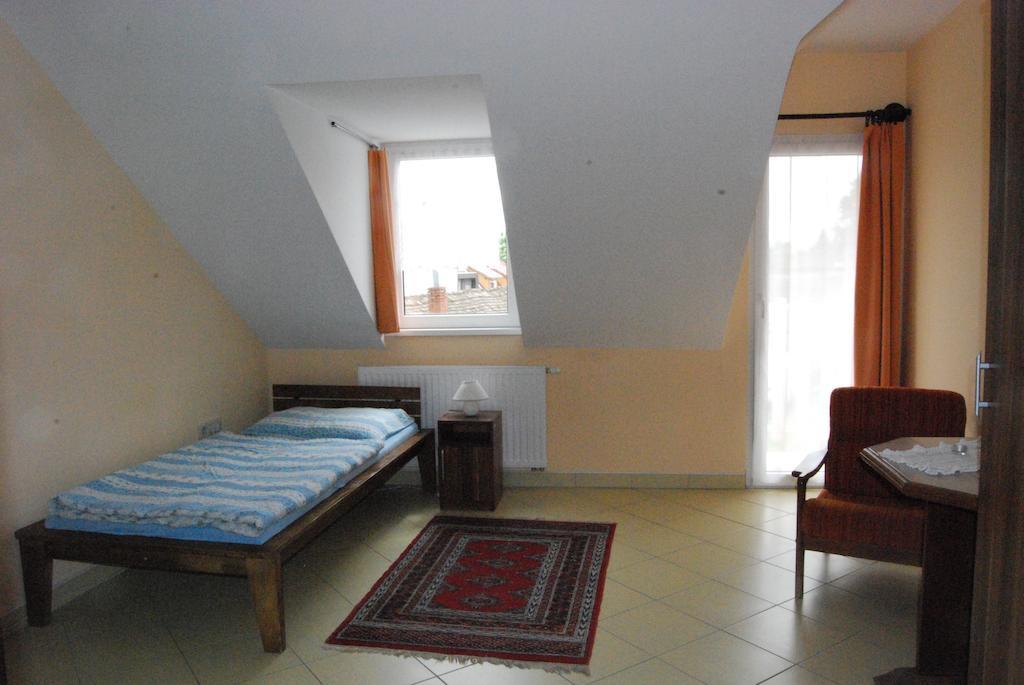 Karavan Panzio Hotel Kecskemét Habitación foto