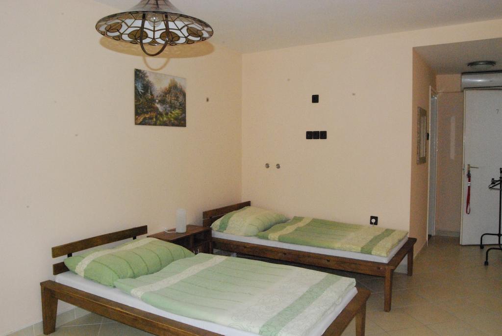 Karavan Panzio Hotel Kecskemét Habitación foto