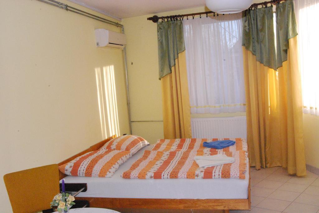 Karavan Panzio Hotel Kecskemét Habitación foto
