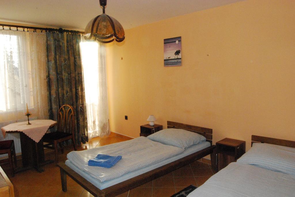 Karavan Panzio Hotel Kecskemét Habitación foto