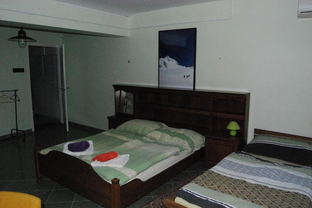 Karavan Panzio Hotel Kecskemét Habitación foto
